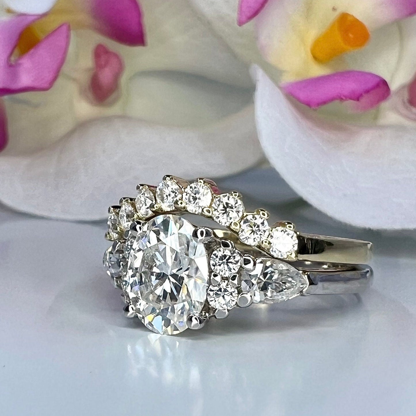 Oval Cut Moissanite Vintage Engagement Ring, 14k White Gold Moissanite Curved Wedding Ring, Unique Moissanite Bridal Set For Ladies #7132