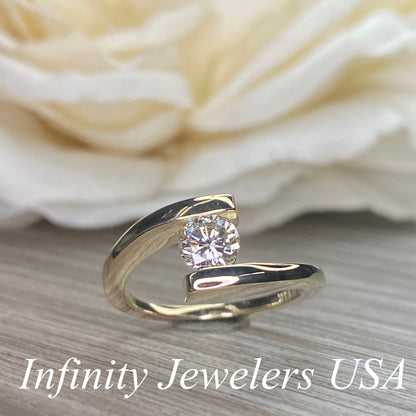 Round Solitaire Diamond Engagement Ring, Ladies Unique Diamond Solitaire Wedding Ring, 14k Yellow Gold Round Brilliant Diamond Ring    #7096