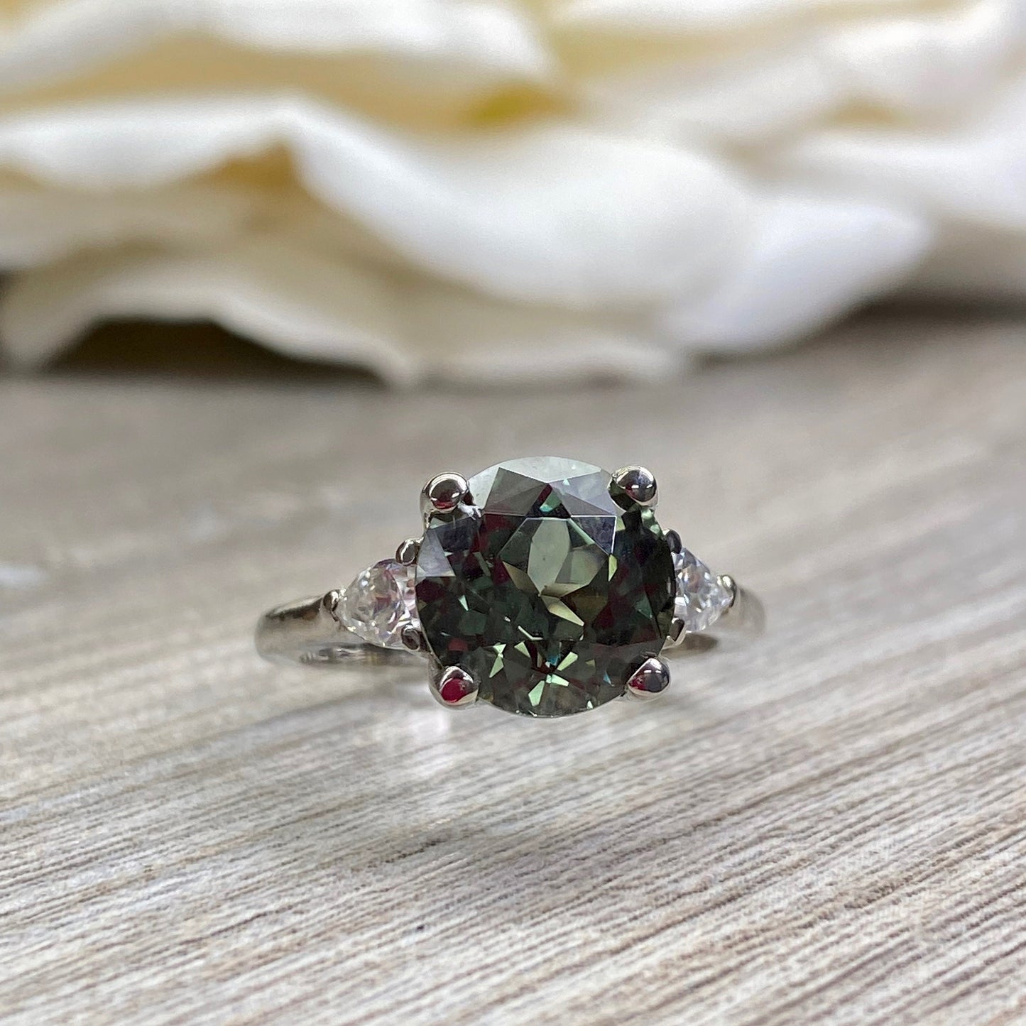 Round Green Sapphire Three Stone Moissanite Engagement Ring, 14k Gold Round And Pear 3 Stone Wedding Ring, Unique Green Sapphire Ring #7160