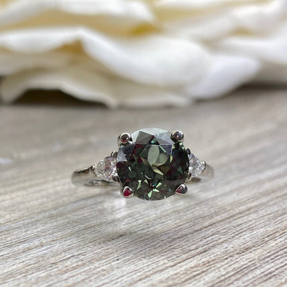 Round Green Sapphire Three Stone Moissanite Engagement Ring, 14k Gold Round And Pear 3 Stone Wedding Ring, Unique Green Sapphire Ring #7160