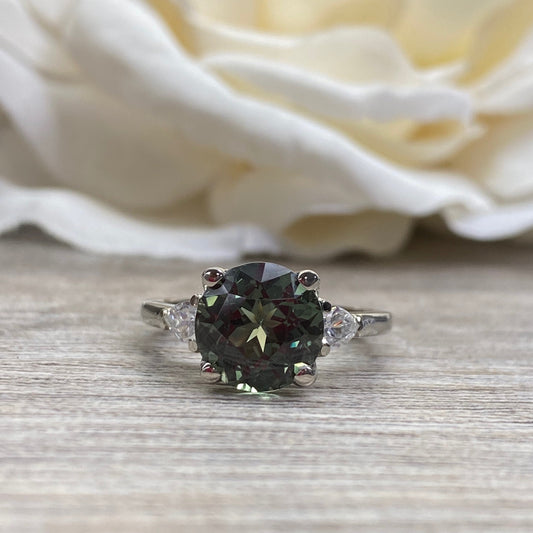 Round Green Sapphire Three Stone Moissanite Engagement Ring, 14k Gold Round And Pear 3 Stone Wedding Ring, Unique Green Sapphire Ring #7160