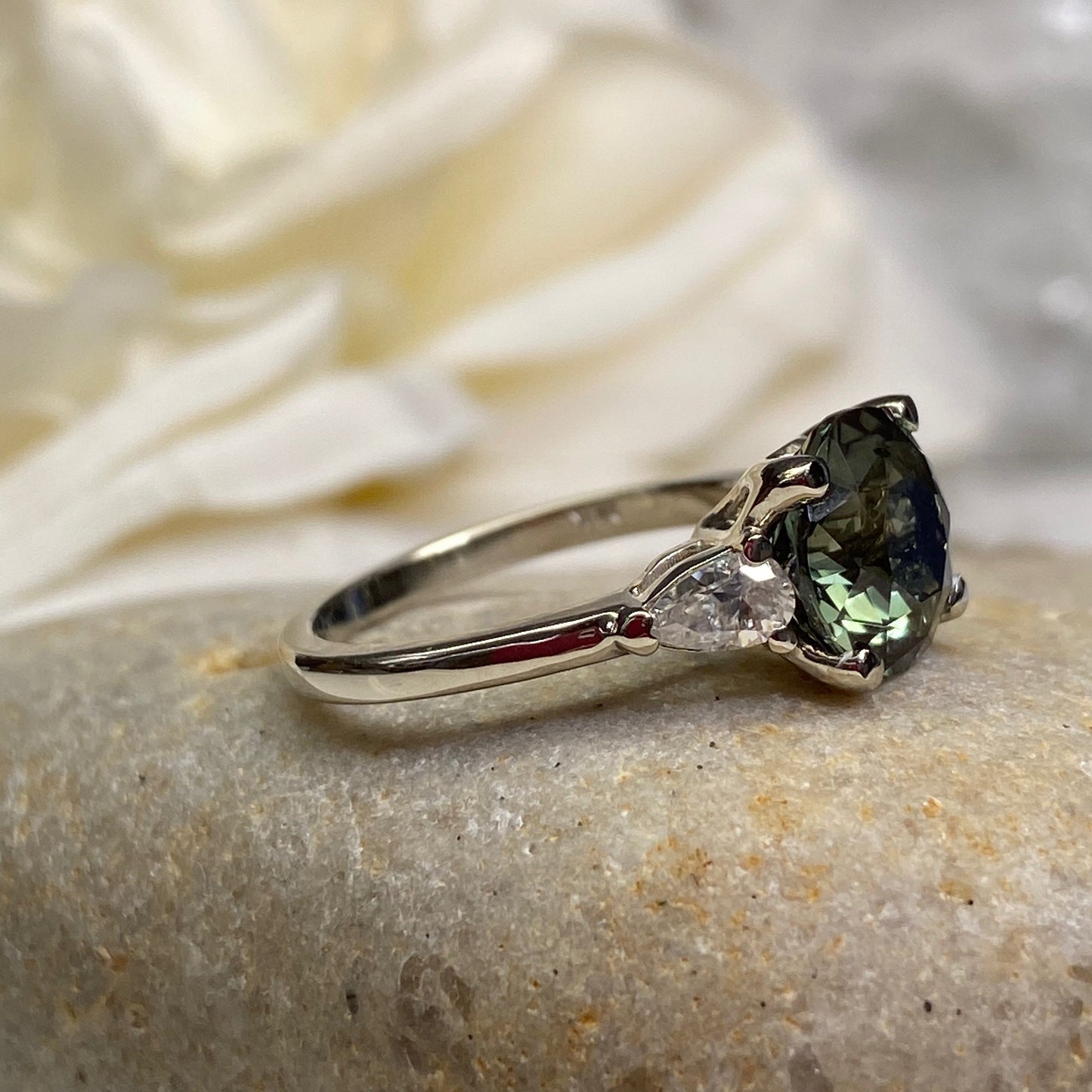 Round Green Sapphire Three Stone Moissanite Engagement Ring, 14k Gold Round And Pear 3 Stone Wedding Ring, Unique Green Sapphire Ring #7160
