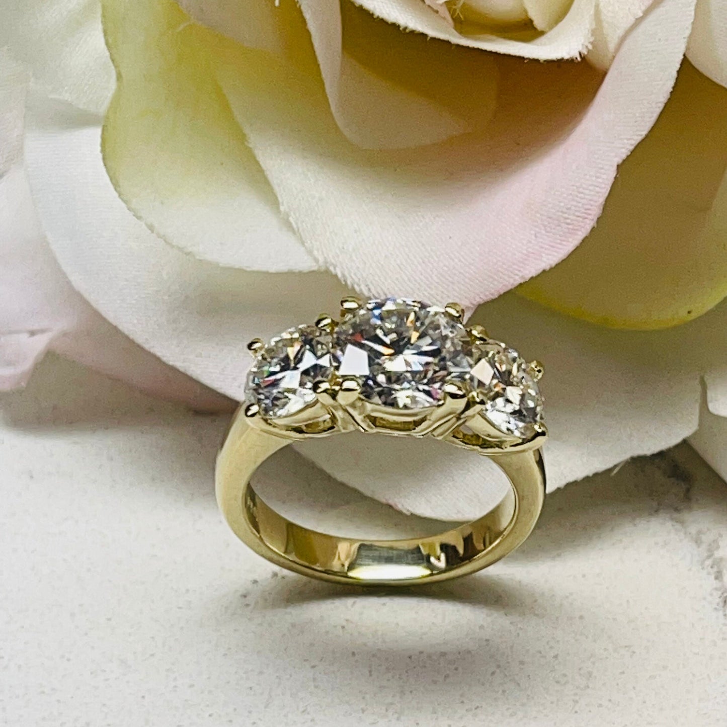 Round Moissanite Engagement Rings For Women 14k Solid Yellow Gold, Moissanite Bridal Rings, Three Stone Moissanite Engagement Ring #7189