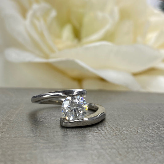 Round Solitaire Moissanite Engagement Ring, 1.00ctw Ladies Unique Moissanite Solitaire Wedding Ring, 14k Gold Round Moissanite Ring    #7098