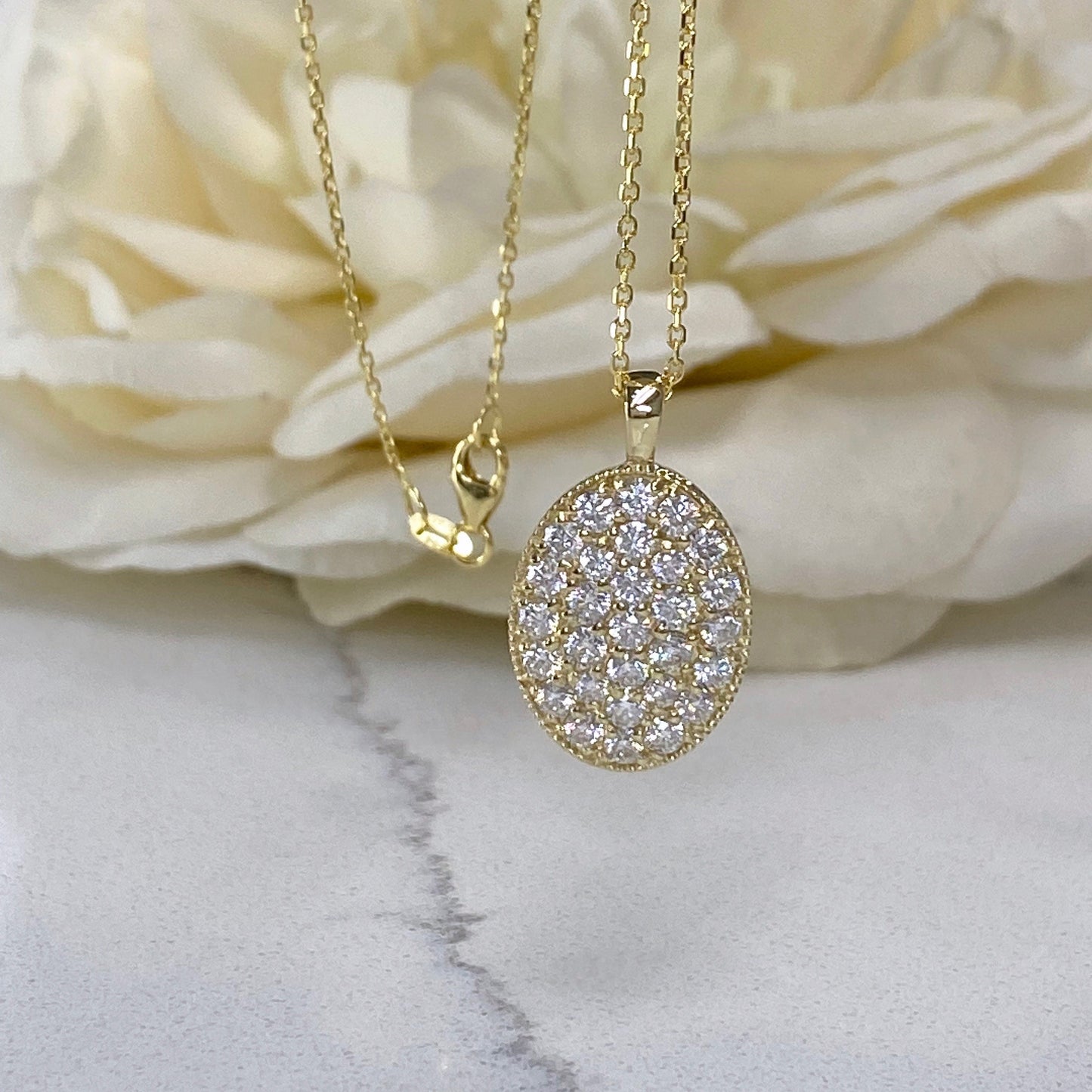 14k Gold Pave Moissanite North-South Oval Disc Necklace High Quality Moissanites for Women, Oval Cluster Moissanite Pendant Necklace