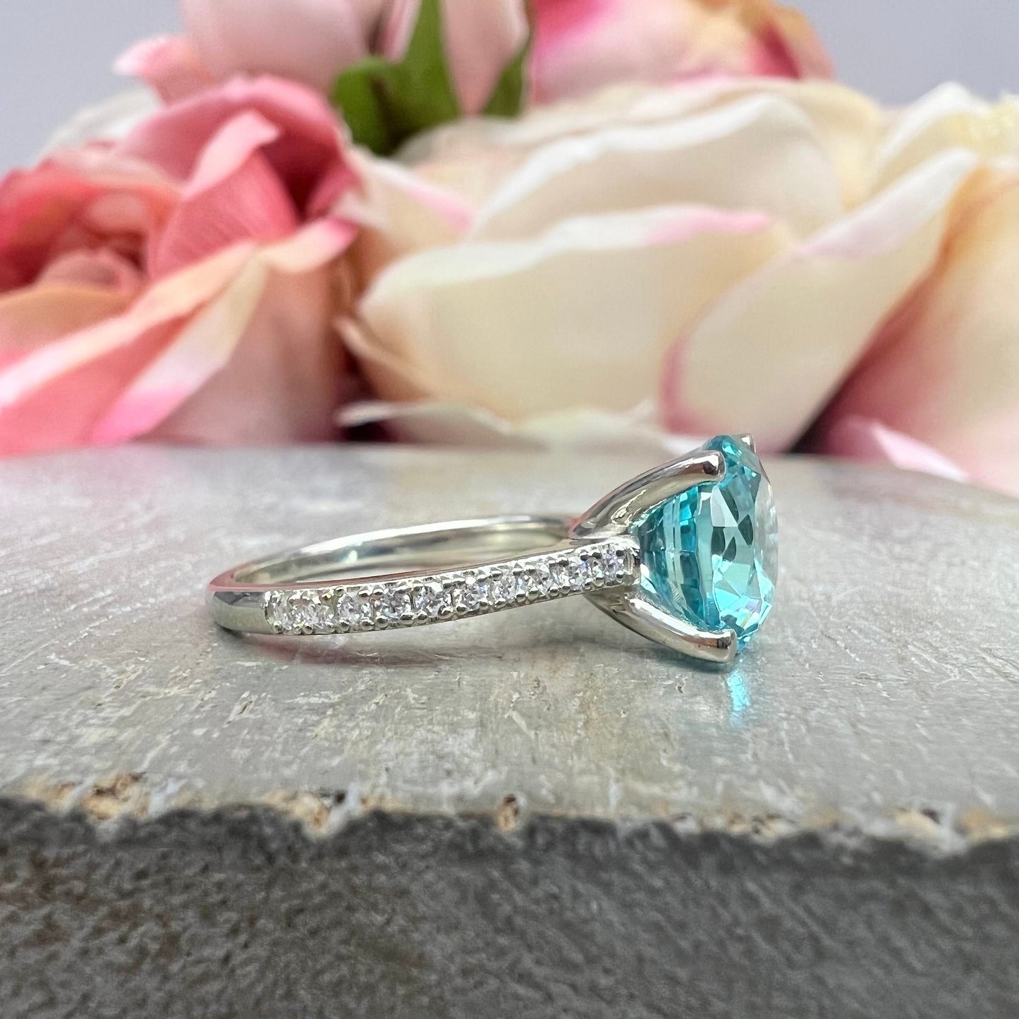 Neon Blue Paraiba Round Engagement Ring, 14k Solid Gold Paraiba and Moissanite Engagement Rings, Ladies Ring #6368