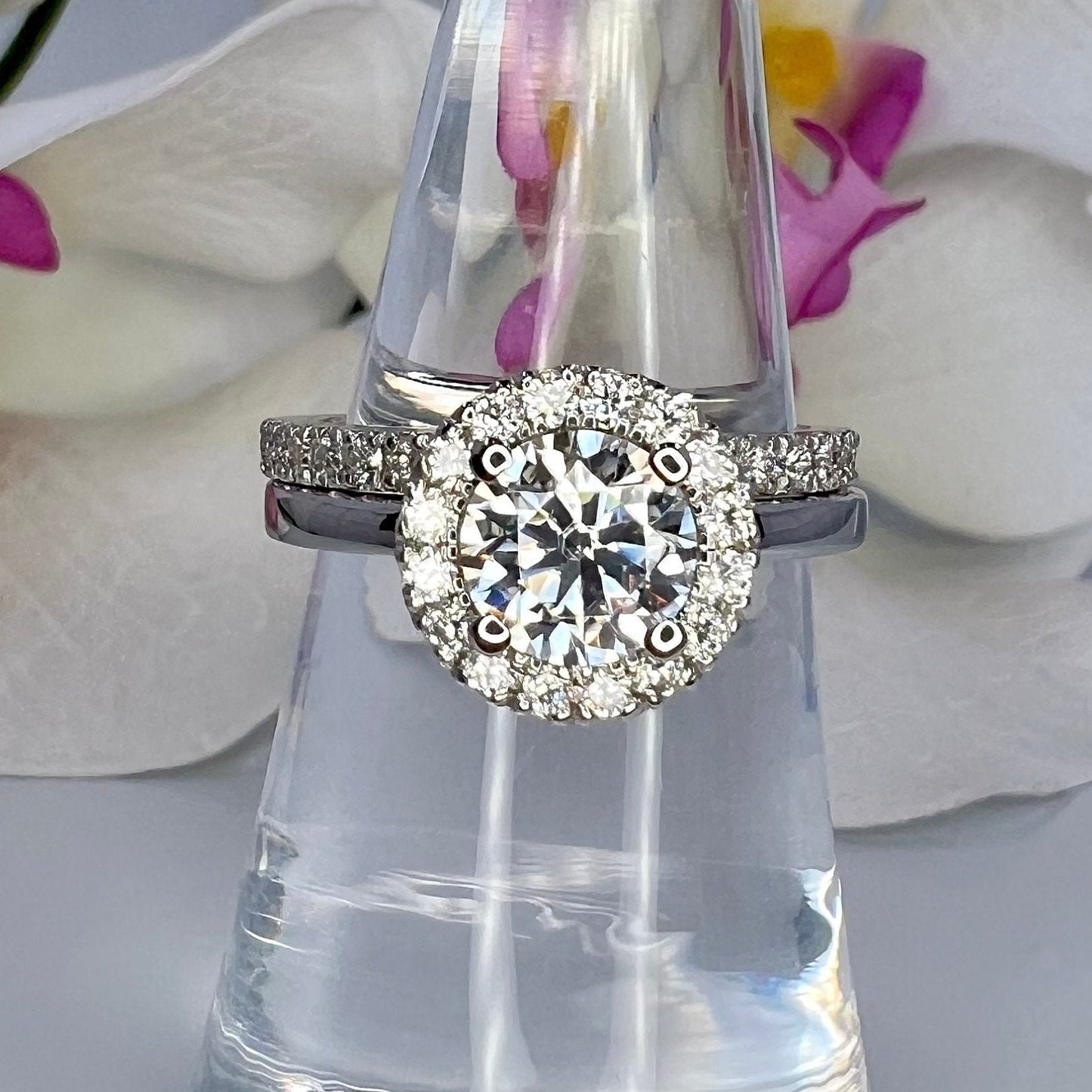 1.30 CTW Round moissanite halo  engagement ring 14k solid gold, round shaped moissanite diamond wedding  ring Anniversary promise ring