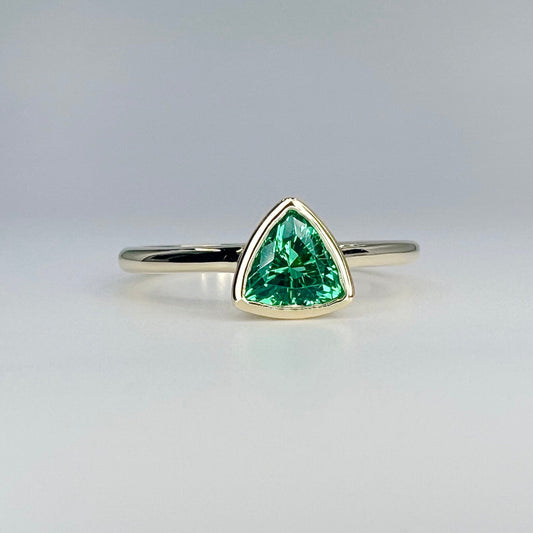 Triangle emerald bezel set 14k solid gold minimalist ring, stacking triangle ring midi triangle emerald ring simple thin delicate ring #5827