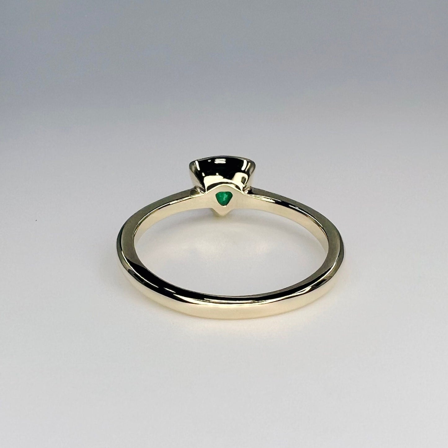 Triangle emerald bezel set 14k solid gold minimalist ring, stacking triangle ring midi triangle emerald ring simple thin delicate ring #5827