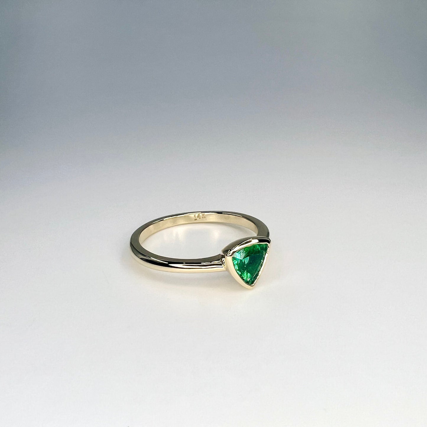 Triangle emerald bezel set 14k solid gold minimalist ring, stacking triangle ring midi triangle emerald ring simple thin delicate ring #5827